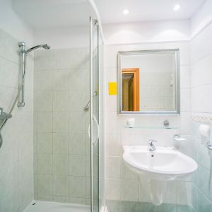 Queen Suite Spa Bath